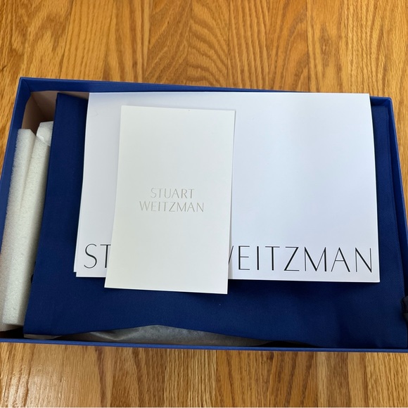 Stuart Weitzman Nearly Nude Heels. - Picture 3 of 7